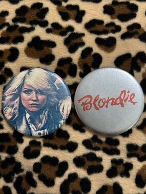 BLONDIE DEBBIE HARRY 🎸 Vintage Band Pinback Button 70s Music New Wave Punk Rock